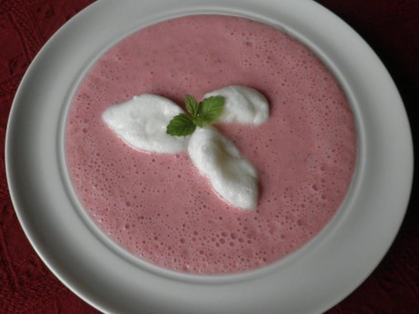 Kalte Erdbeersuppe - schnell & einfach - von Cookies Kalte Erdbeersuppe - schnell & einfach - von Cookies