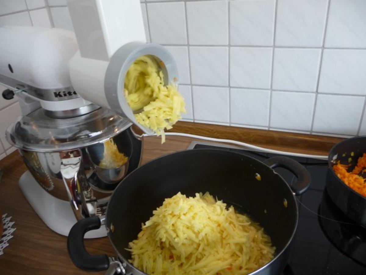 Suppen & Eintöpfe : Geraspelter Kartoffel - Möhreneintopf - Rezept - Bild Nr. 7