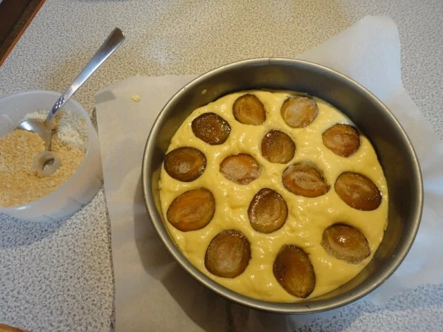 Zwetschgen / Pflaumen Kuchen mit Marzipan Brösel - Rezept - Bild Nr. 4
