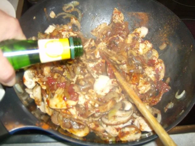 Kunterbuntes Reispfännchen mit Hähnchenbrust - Rezept - Bild Nr. 4