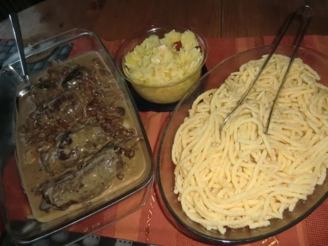 Rinderrouladen mit Pfifferlingsößchen und Spätzle - Rezept - Bild Nr. 5