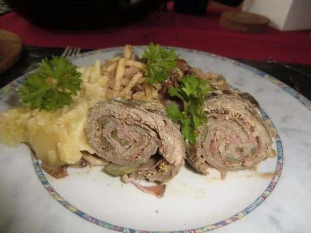 Rinderrouladen mit Pfifferlingsößchen und Spätzle - Rezept - Bild Nr. 6