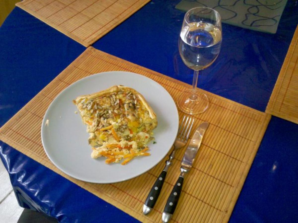 Bilder für Quiche: Knusprig-pikante Gemüse-Quiche - Rezept