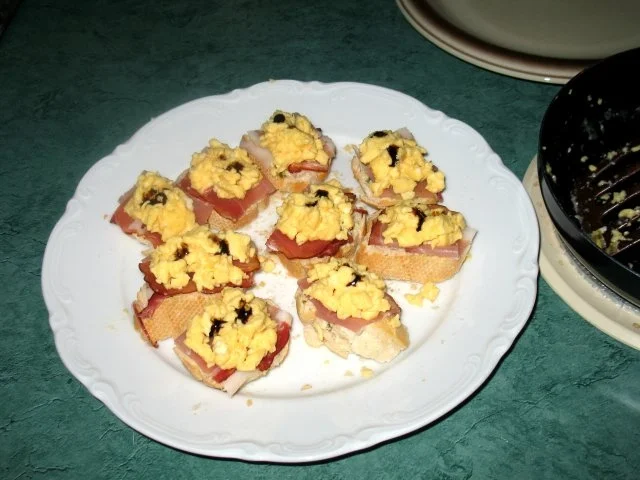 Rezept: Snack/Brot - Rührei-Schinken-Baguette Bild Nr. 5 Snack/Brot - Rührei-Schinken-Baguette - Rezept - Bild Nr. 5