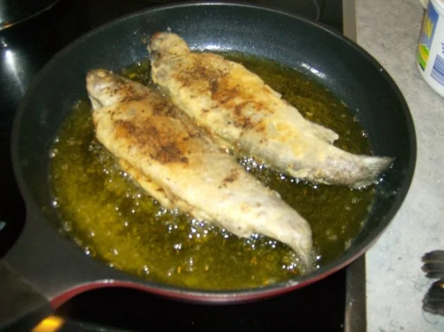 Forelle gebraten mit Salbeikartoffeln und Buttergemüse - Rezept - Bild Nr. 4