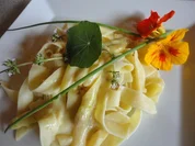 Spargel Tagliatelle in Safran Sahne Sauce - Rezept