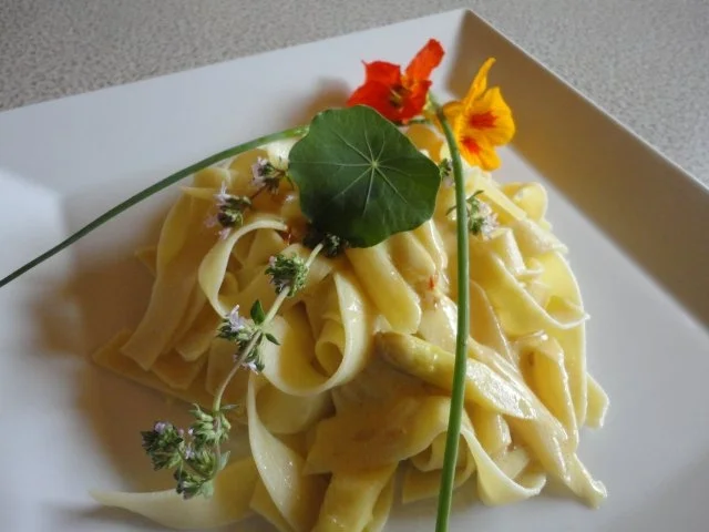 Rezept: Spargel Tagliatelle in Safran Sahne Sauce Bild Nr. 10 Spargel Tagliatelle in Safran Sahne Sauce - Rezept - Bild Nr. 10