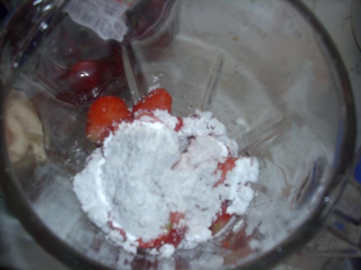 Mascarpone-Quark mit Erdbeersoße - Rezept - Bild Nr. 4