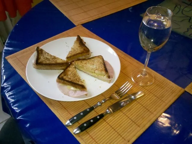 Rezept: Abendbrot: Croque Monsieur mal anders! Bild Nr. 6 Abendbrot: Croque Monsieur mal anders! - Rezept - Bild Nr. 6