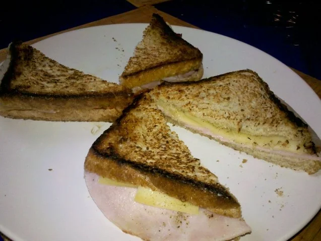 Rezept: Abendbrot: Croque Monsieur mal anders! Bild Nr. 7 Abendbrot: Croque Monsieur mal anders! - Rezept - Bild Nr. 7