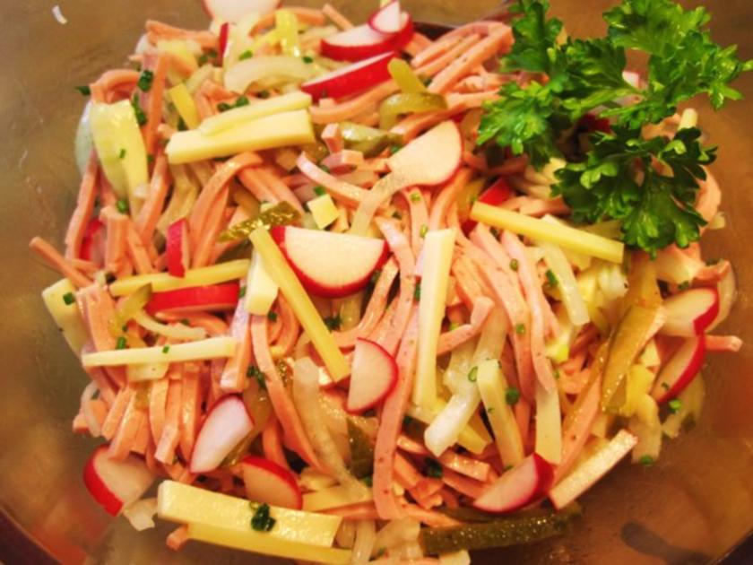 Wurstsalat mit Käse und Radieschen - Rezept - kochbar.de