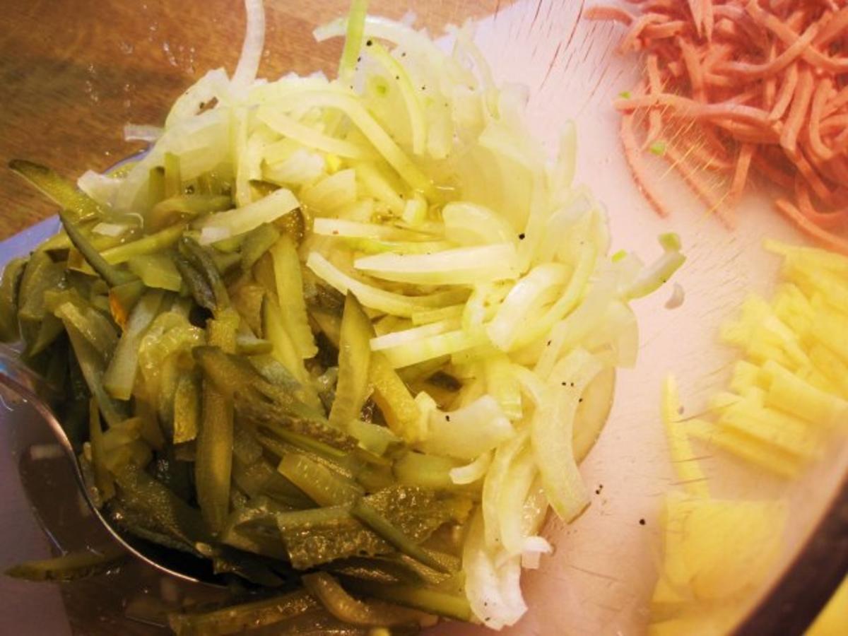 Wurstsalat mit Käse und Radieschen - Rezept - Bild Nr. 3