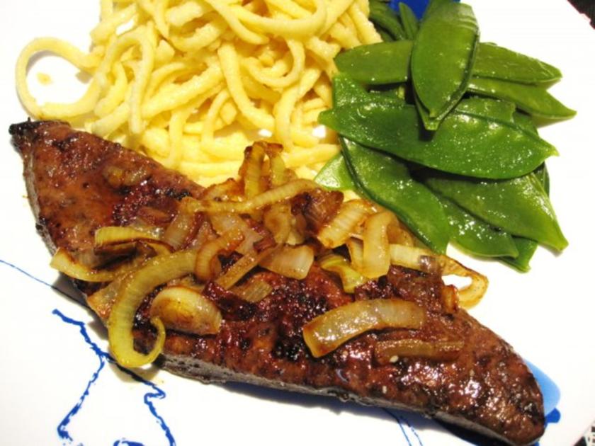 Feine Rinderleber mit Zwiebeln, einfach