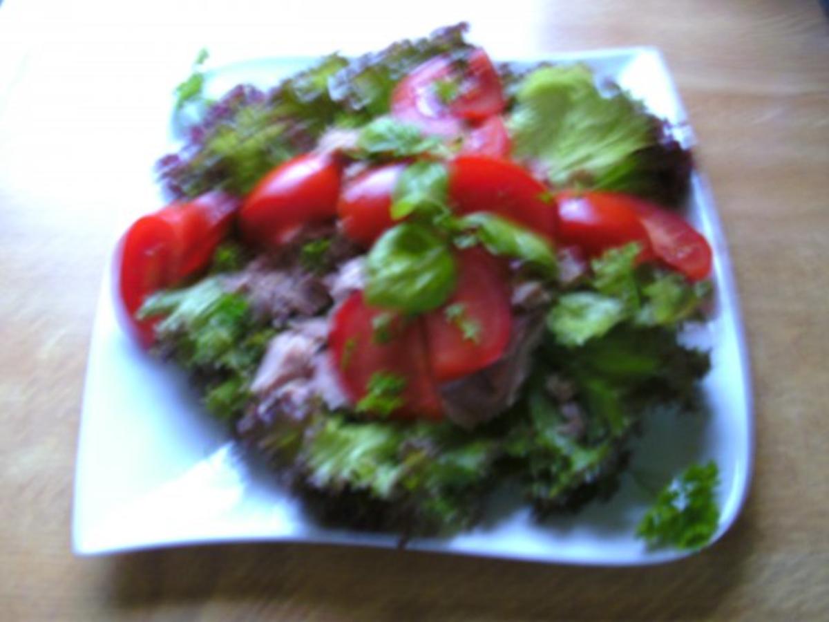 Salat-Teller mit Tunfisch - Rezept - Bild Nr. 2