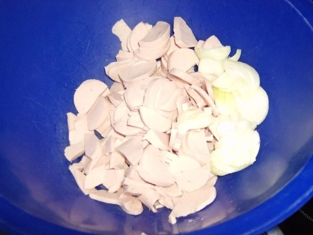 Rezept: Wurstsalat kunterbunt Bild Nr. 3 Wurstsalat kunterbunt - Rezept - Bild Nr. 3