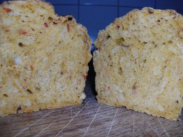 Rezept: Ajvar-Röstwiebel-Brot Bild Nr. 2 Ajvar-Röstwiebel-Brot - Rezept - Bild Nr. 2