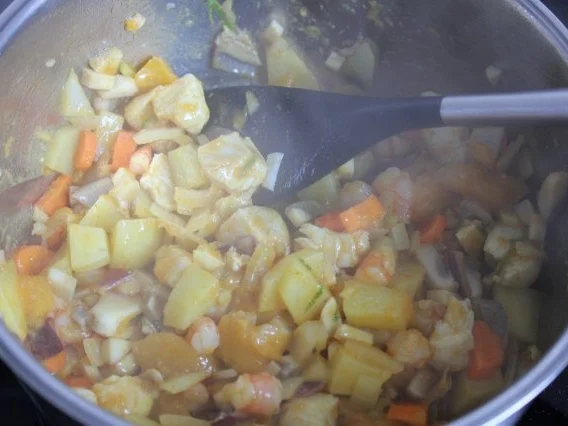 Kokos - Curry - Suppe mit Hähnchenbrust-Garnelenspieß - Rezept - Bild Nr. 4