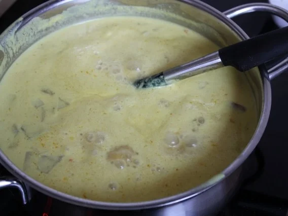 Kokos - Curry - Suppe mit Hähnchenbrust-Garnelenspieß - Rezept - Bild Nr. 5