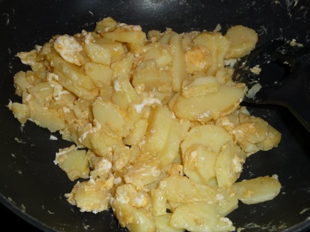 Knoblauchhühnchen mit Bratkartoffeln - Rezept - Bild Nr. 2