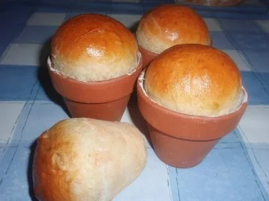 Brötchen im Tontopf - Rezept