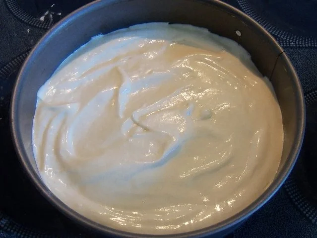 Rezept: Raffaello-Erdbeer Torte Bild Nr. 4 Raffaello-Erdbeer Torte - Rezept - Bild Nr. 4