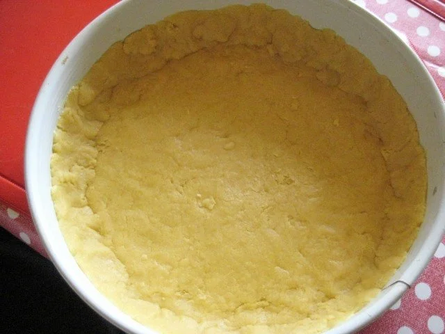 Rezept: Rhabarberkuchen mit Vanillepudding und Baiser Bild Nr. 9 Rhabarberkuchen mit Vanillepudding und Baiser - Rezept - Bild Nr. 9