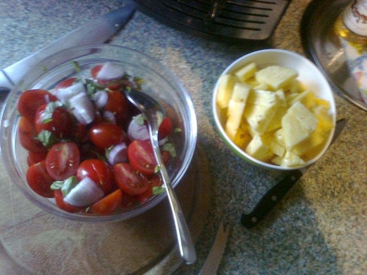 Hähnchenbrust auf Brot - Tomatensalat - Rezept - Bild Nr. 4