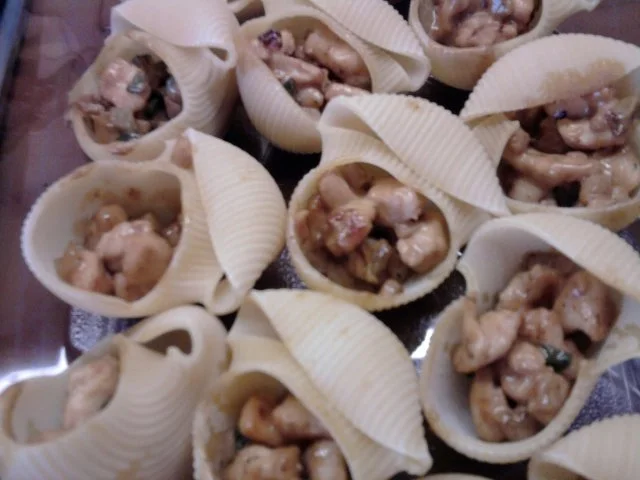 Rezept: Gefüllte , überbackene Riesennudeln Bild Nr. 7 Gefüllte , überbackene Riesennudeln - Rezept - Bild Nr. 7