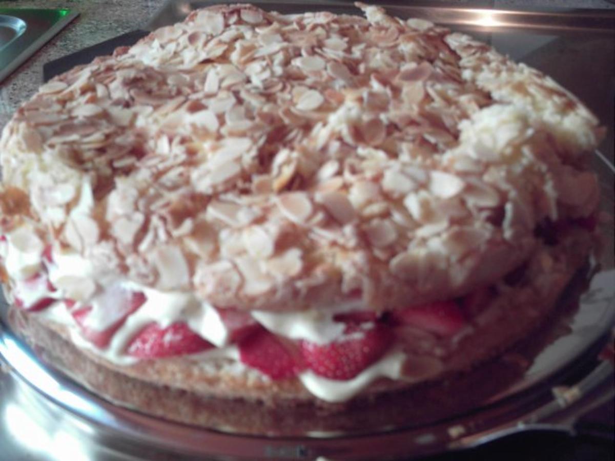 Bilder für Erdbeer-Mandel-Kuchen - Rezept