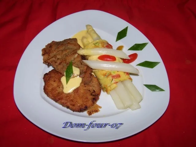 Rezept: Spargel mit Blitz-Hollandaise ,Schnitzel und Pfannkuchen Spargel mit Blitz-Hollandaise ,Schnitzel und Pfannkuchen - Rezept