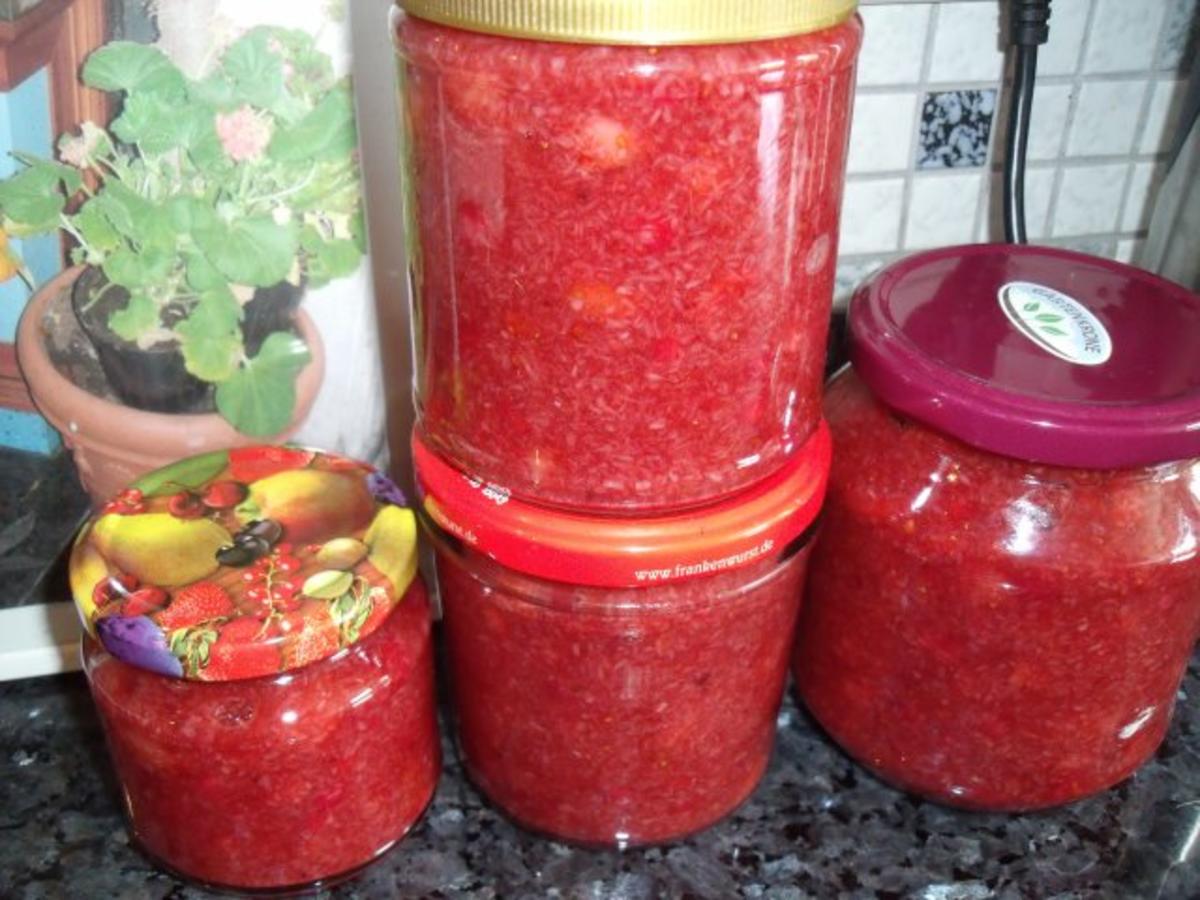 Bilder für Johannisbeer-Erdbeer-Kokos-Marmelade - Rezept