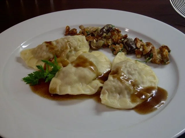 Rezept: Ravioli vom Reh mit Pilzragout Ravioli vom Reh mit Pilzragout - Rezept