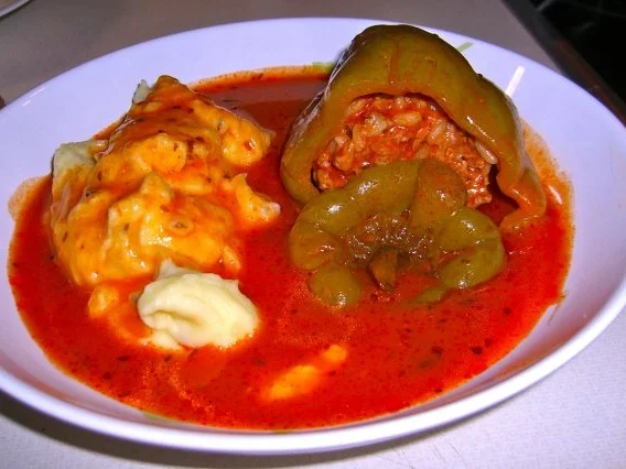 Gefüllte Paprika mit Kartoffelpüree - Rezept