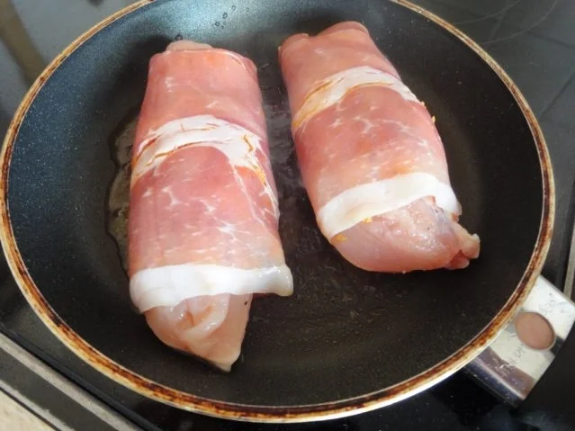 Rezept: eingewickelte Hähnchenbrust Bild Nr. 4 eingewickelte Hähnchenbrust - Rezept - Bild Nr. 4