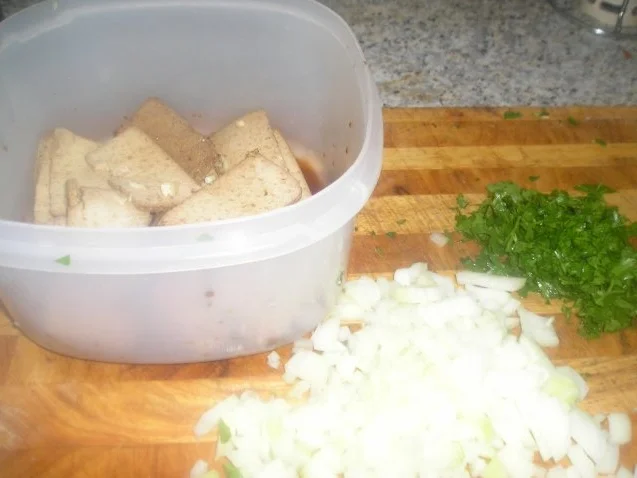 Rezept: Räuchertofulaibchen mit Pikanter Tomatensoße und Reis Bild Nr. 3 Räuchertofulaibchen mit Pikanter Tomatensoße und Reis - Rezept - Bild Nr. 3