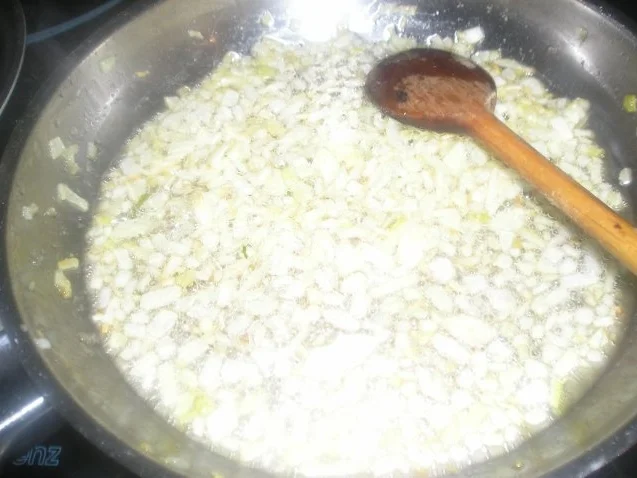 Rezept: Räuchertofulaibchen mit Pikanter Tomatensoße und Reis Bild Nr. 4 Räuchertofulaibchen mit Pikanter Tomatensoße und Reis - Rezept - Bild Nr. 4