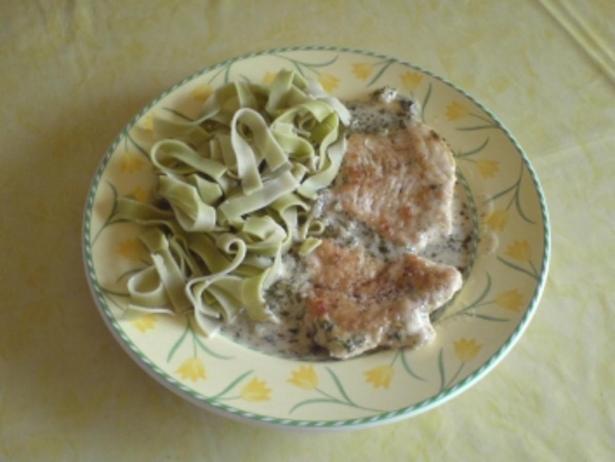 Bilder für Putenschnitzel in Kräutersoße - Rezept