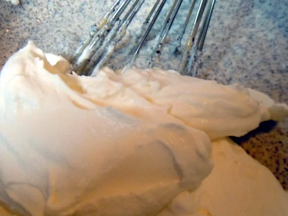 Mohnparfait mit Ananas-Minz-Ragout - Rezept - Bild Nr. 6