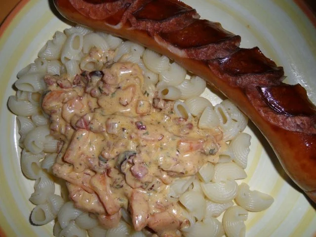 Rezept: Nudeln mit cremiger Karotten-Speck-Sauce Nudeln mit cremiger Karotten-Speck-Sauce - Rezept