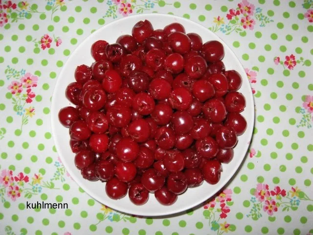 Kirschsuppe mit "Froschaugen" - Rezept - Bild Nr. 3