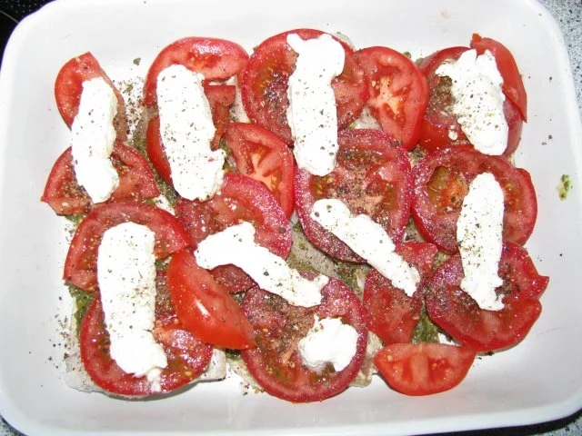 Rezept: Fisch: Rotbarsch mit Mozzarella überbacken Bild Nr. 4 Fisch: Rotbarsch mit Mozzarella überbacken - Rezept - Bild Nr. 4