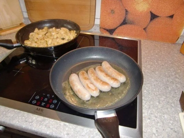 Rezept: Bratkartoffeln mit Bratwurst Bild Nr. 5 Bratkartoffeln mit Bratwurst - Rezept - Bild Nr. 5