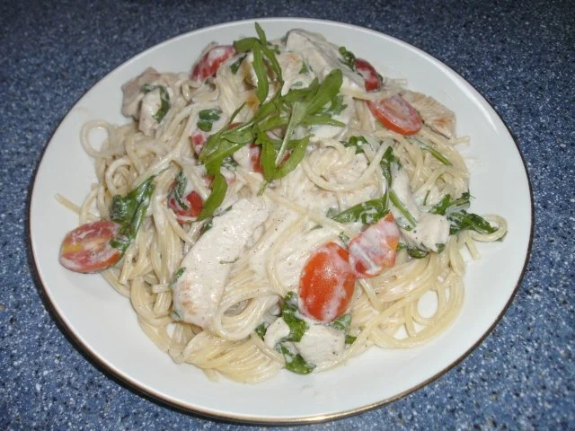 Rucola-Pasta mit Frischkäsesoße - Rezept