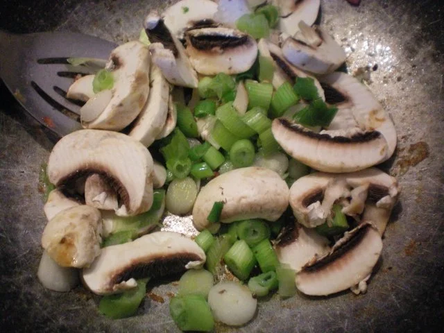 Rezept: Bratkartoffeln mit Schinken und Pilzgemüse Bild Nr. 5 Bratkartoffeln mit Schinken und Pilzgemüse - Rezept - Bild Nr. 5