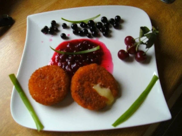 Panierter Camembert.. mit Johannesbeeren.. - Rezept - Bild Nr. 4