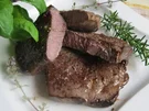 Steak, sanft gegart mit Zitronen-Kräuterbutter - Rezept