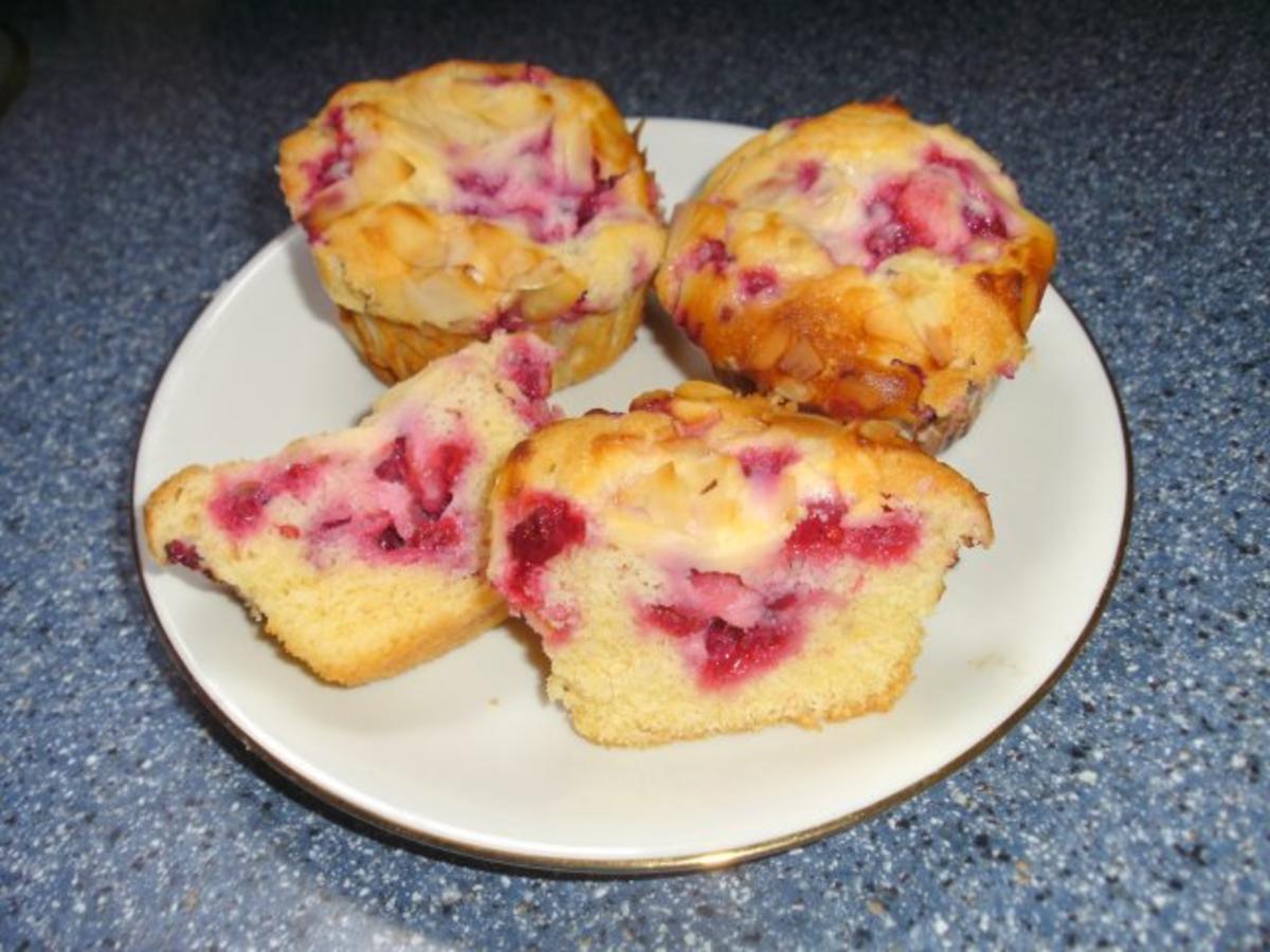 Johannisbeer-Rahm-Muffins - Rezept mit Bild - kochbar.de