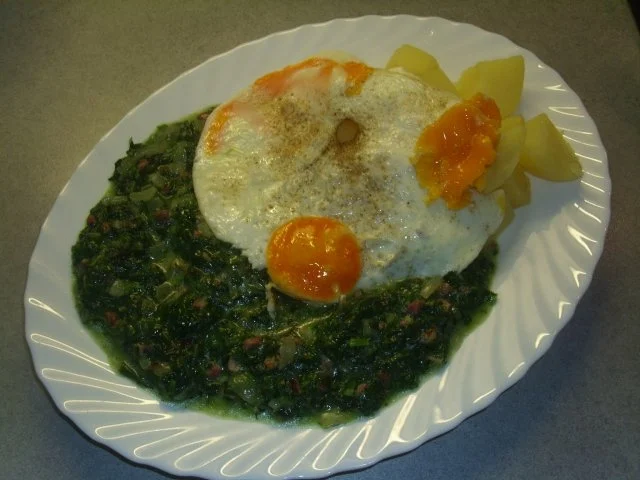 Spinat ,Kartoffeln und Spiegelei - Rezept