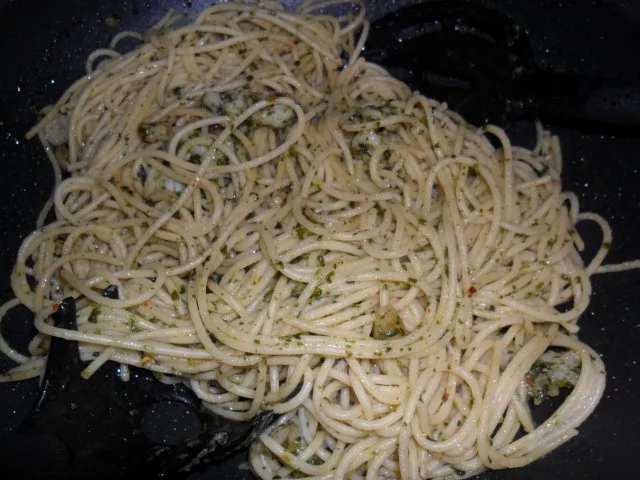 Koriandernudeln mit Gambas Alio-Olio - Rezept