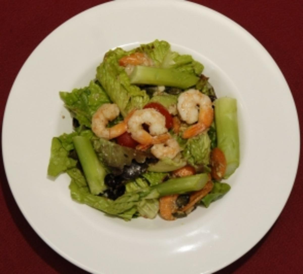 Muntermacher-Salat mit Shrimps (Bettina Rust) - Rezept